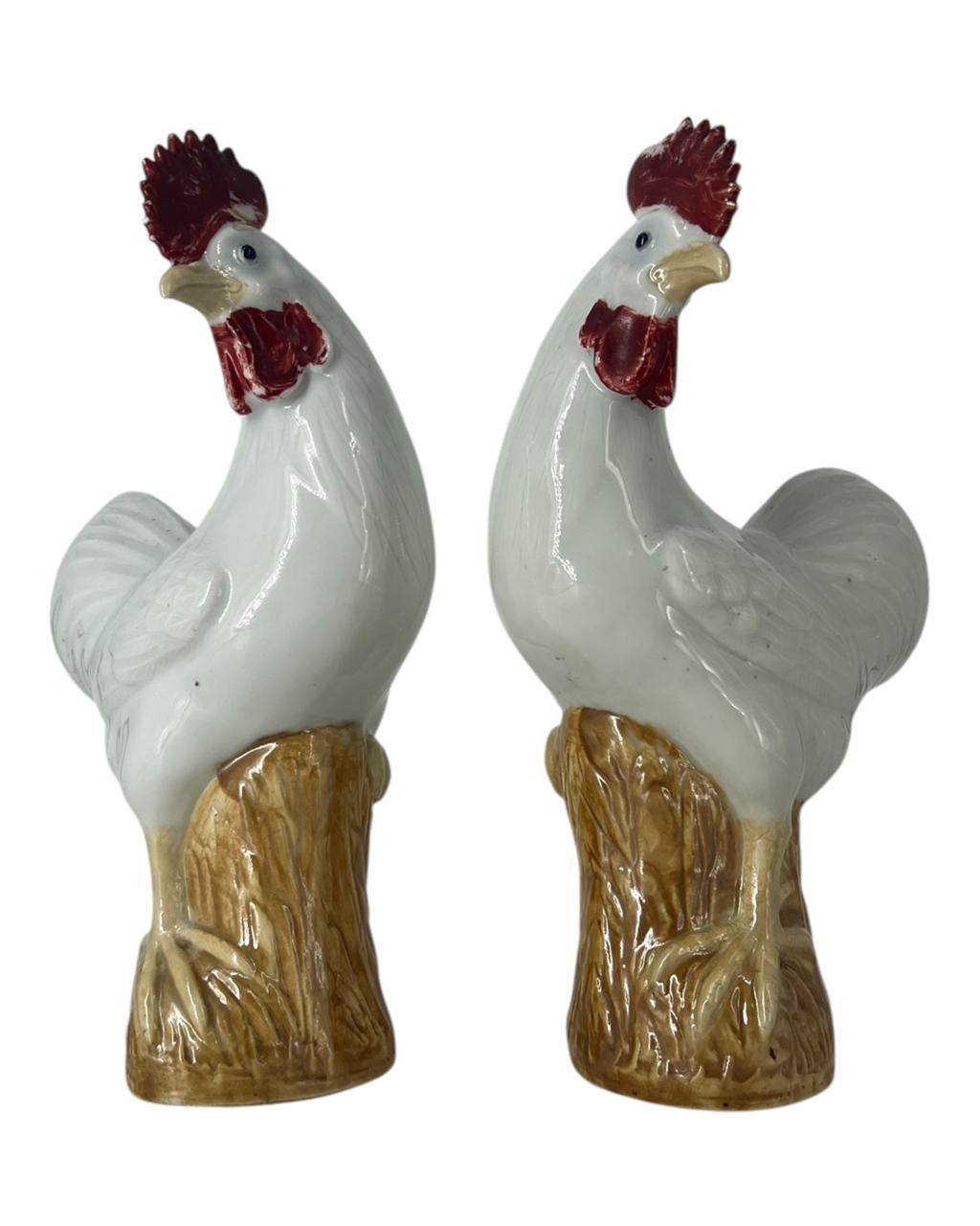Par de Galos Orientais em Porcelana