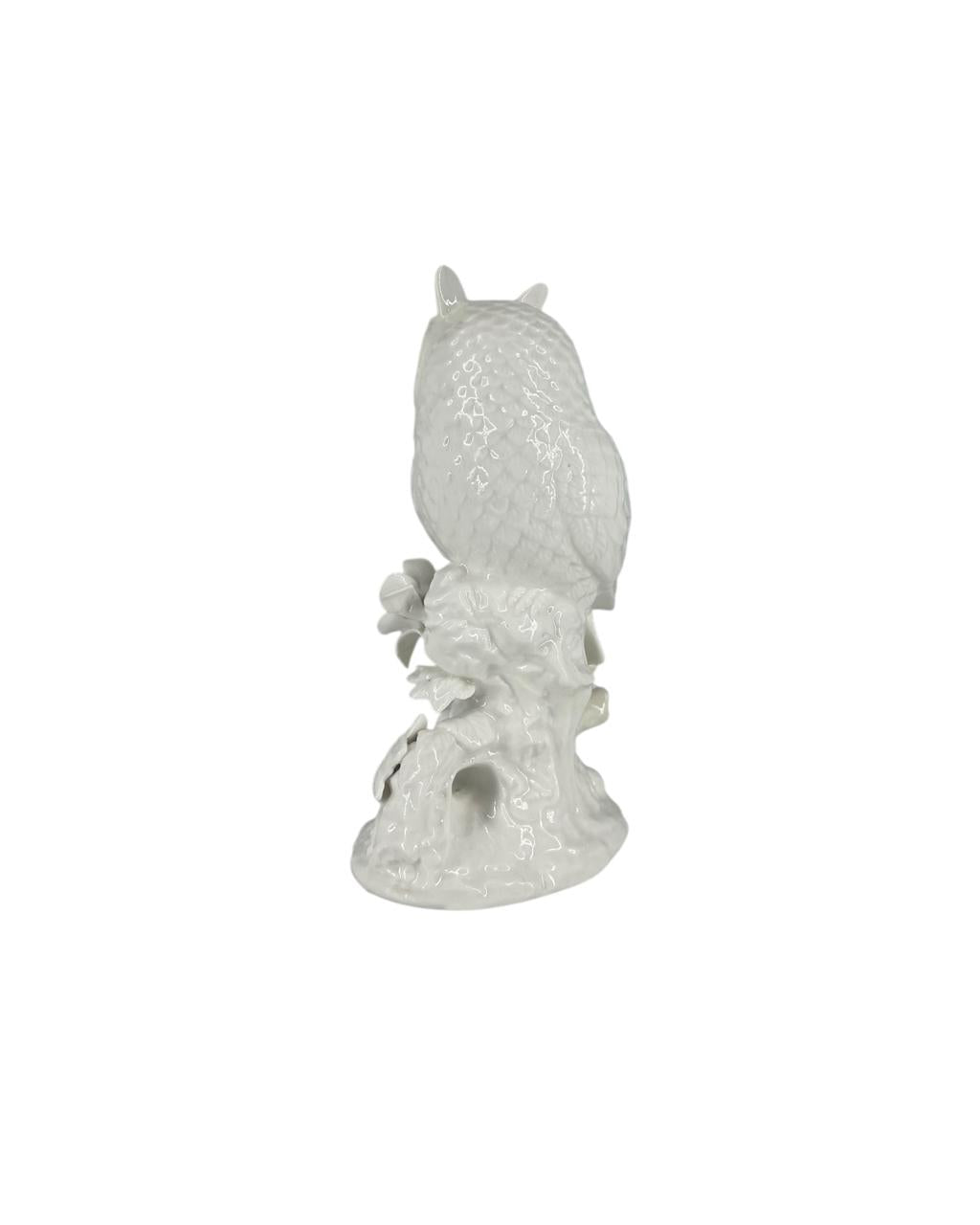 Coruja em Porcelana Branca