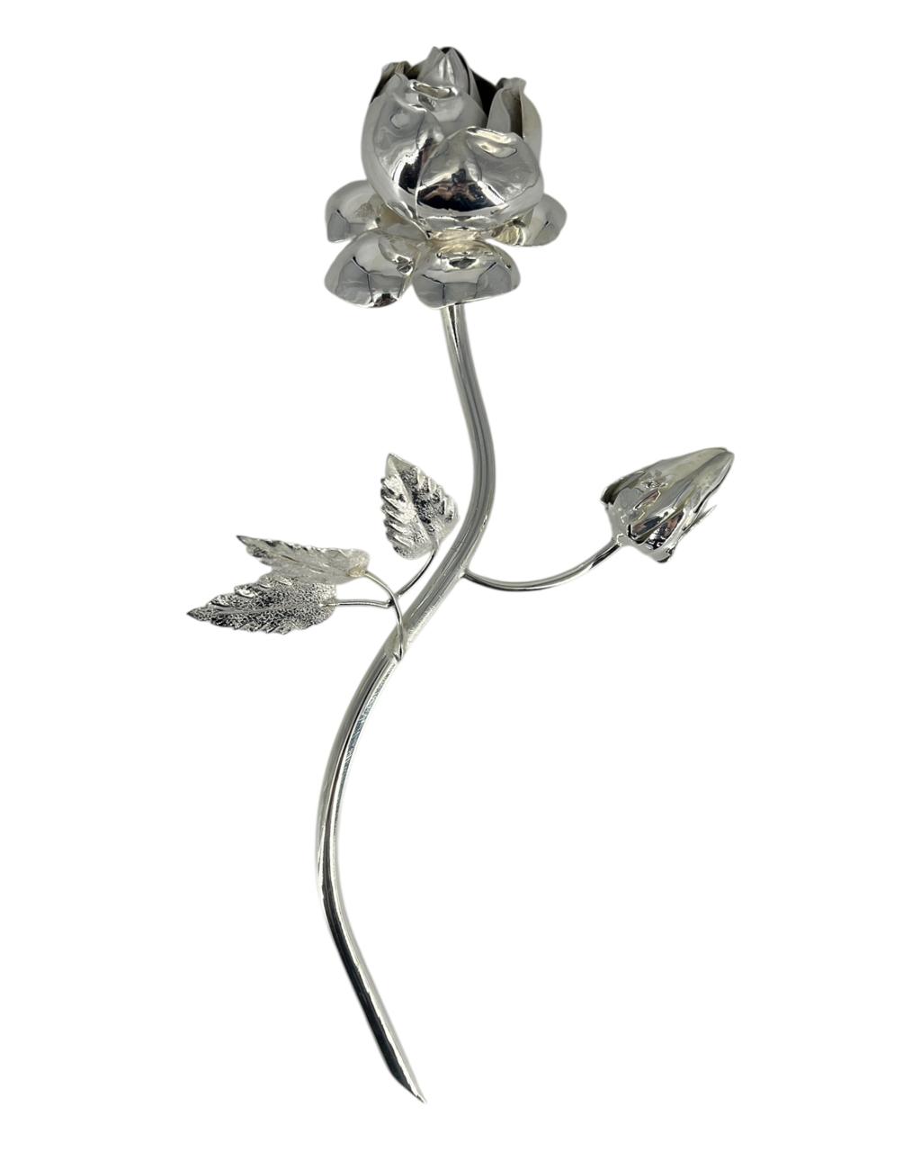 Rosa em Metal Prateado