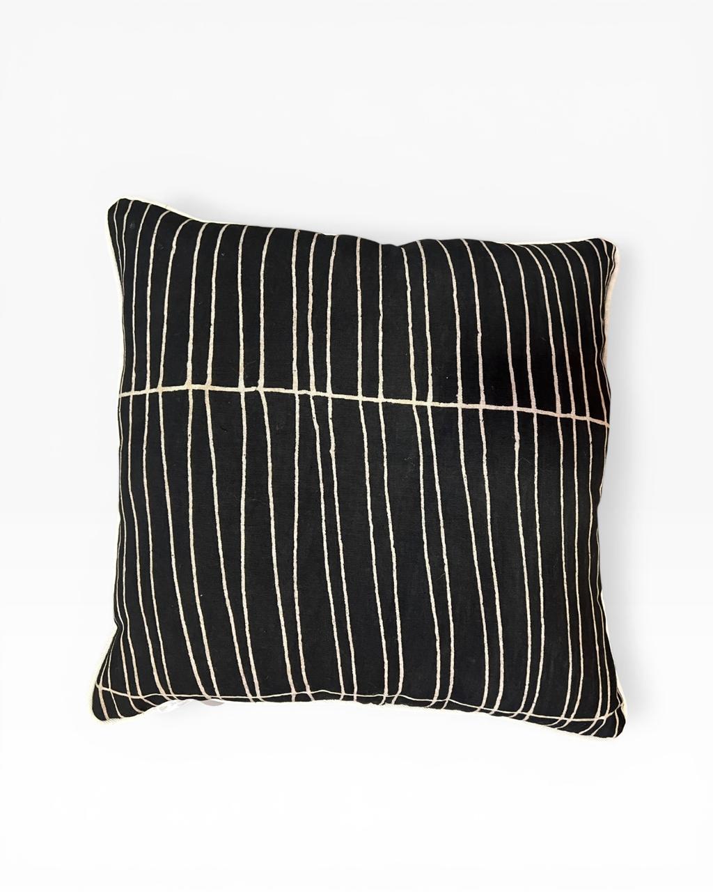 Almofada Ndomo Mali 10 Preto 50x50