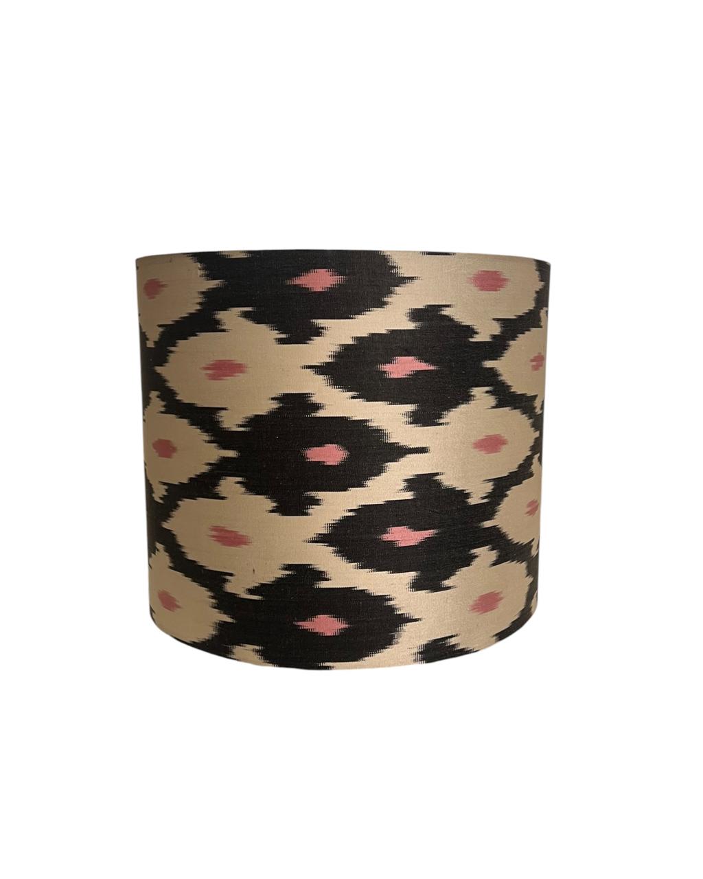 Cúpula Ikat Preto/Rosa 36x30