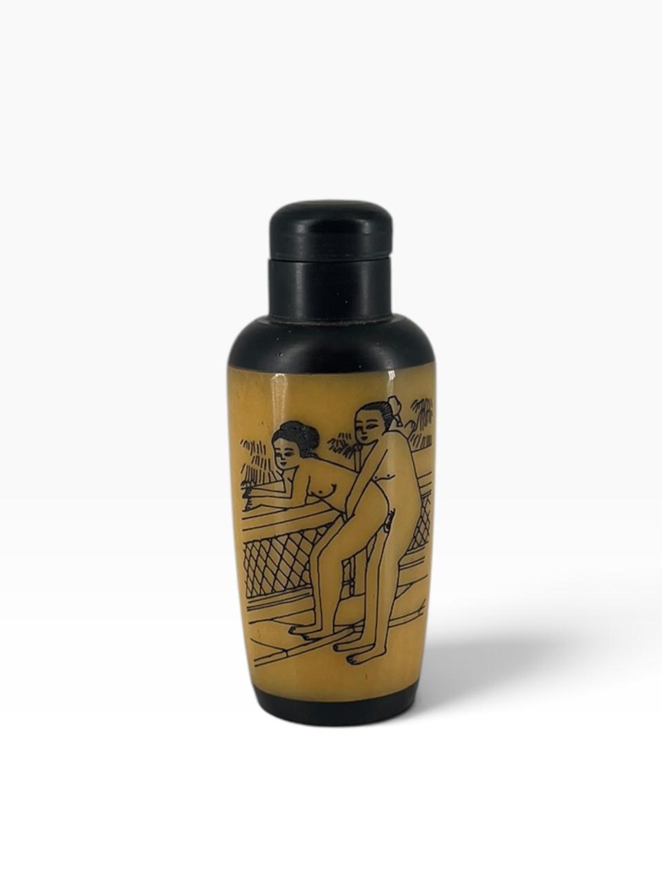 Snuff Bottle Chinesa em Osso e Ebano IV