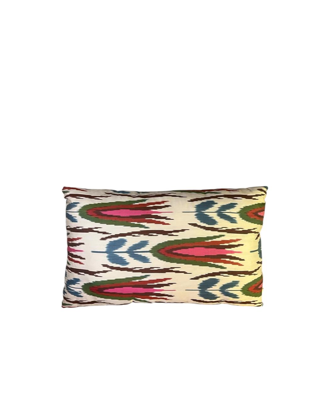 Almofada Ikat Flores Seda c/ Algodão 58x35