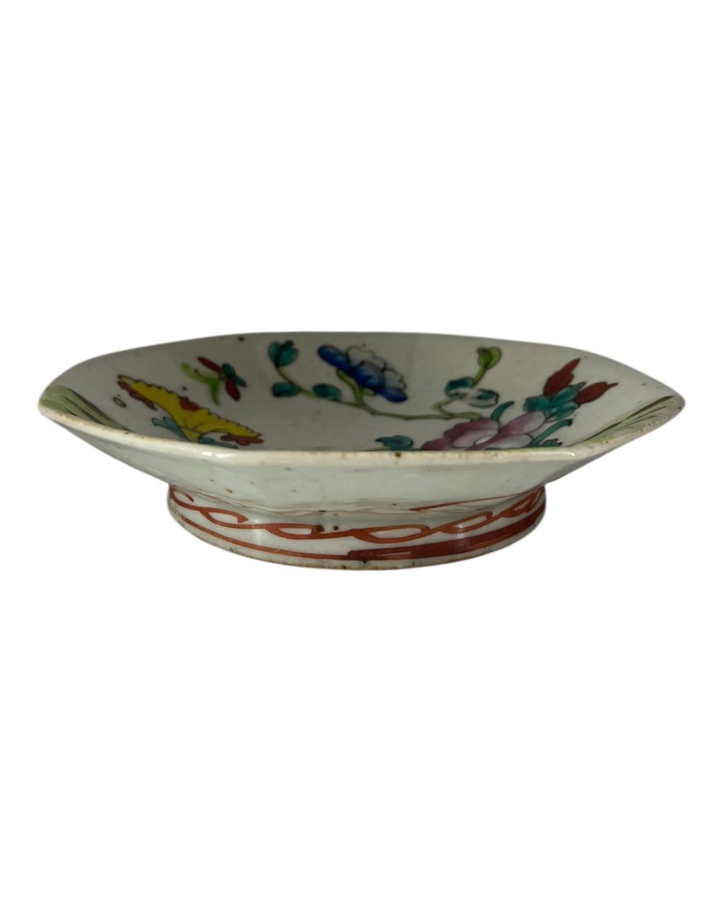 Prato Octogonal de Porcelana Chinesa