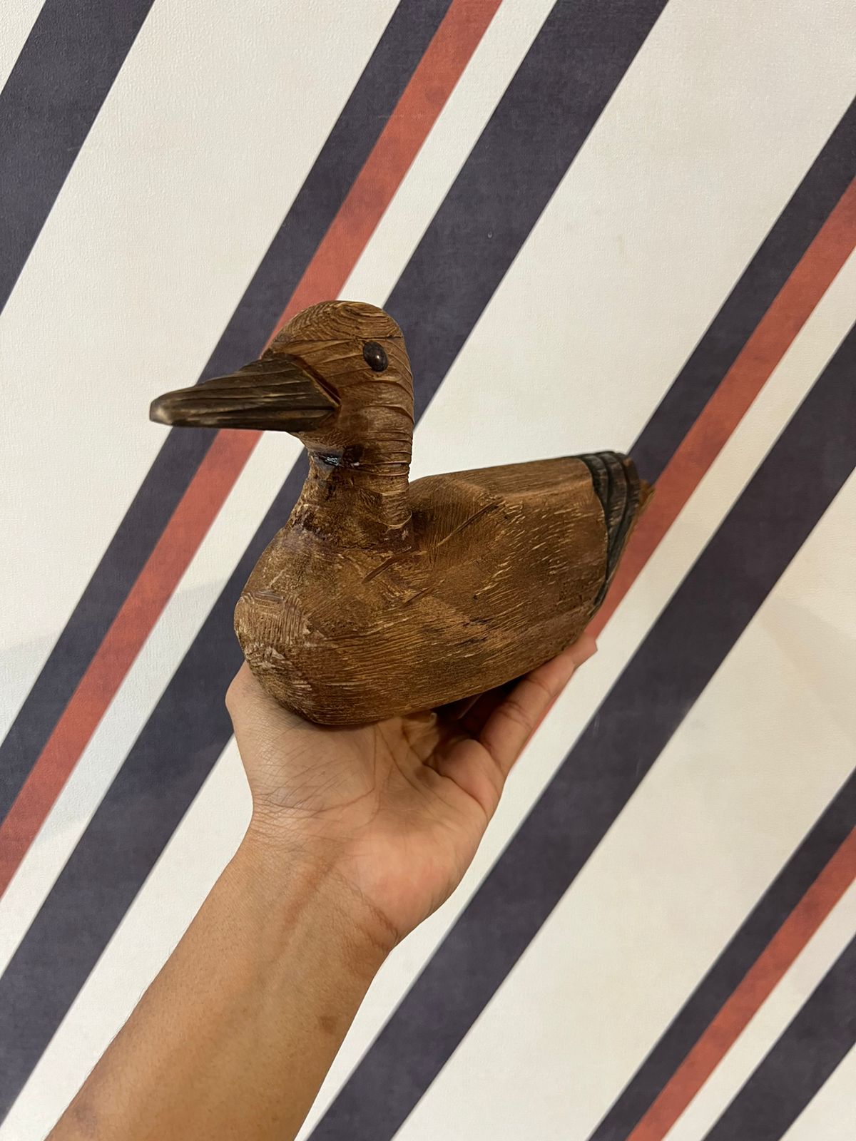 Pato Decorativo em Madeira M