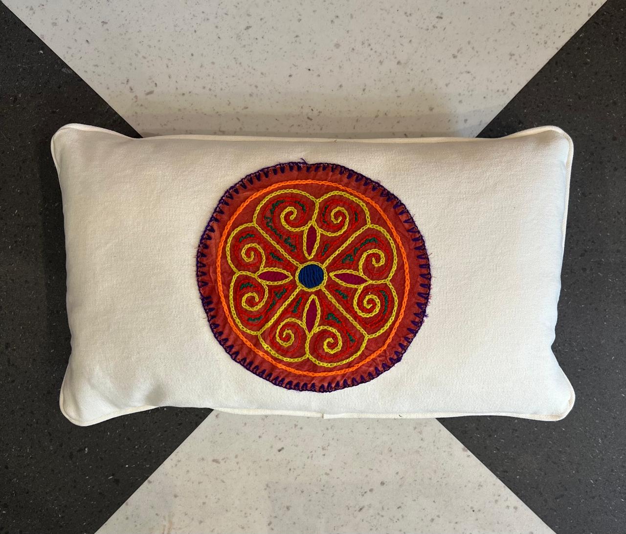 Almofada Mandala Bordado Peru 50x30 I