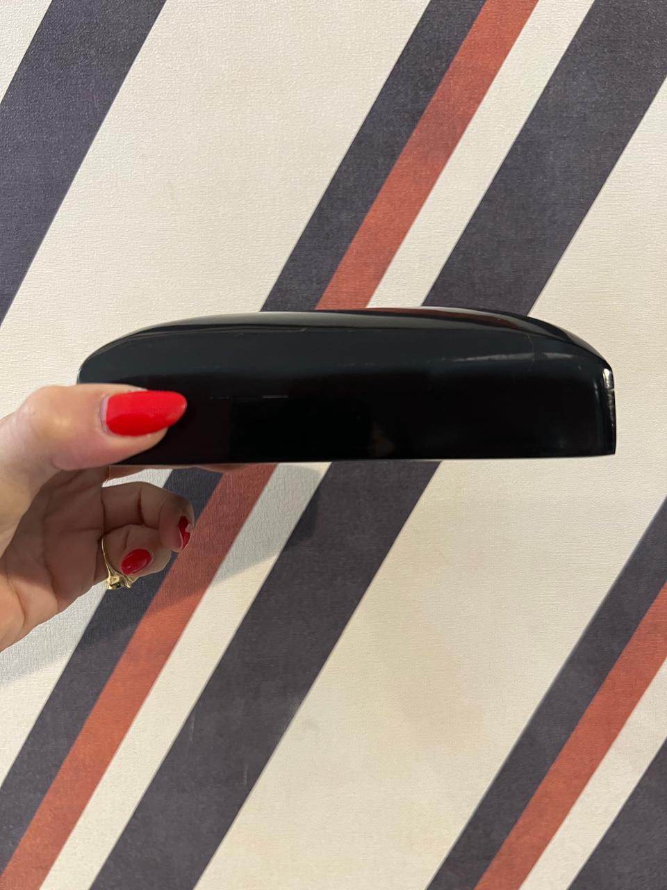 Caixa em Chifre Escura