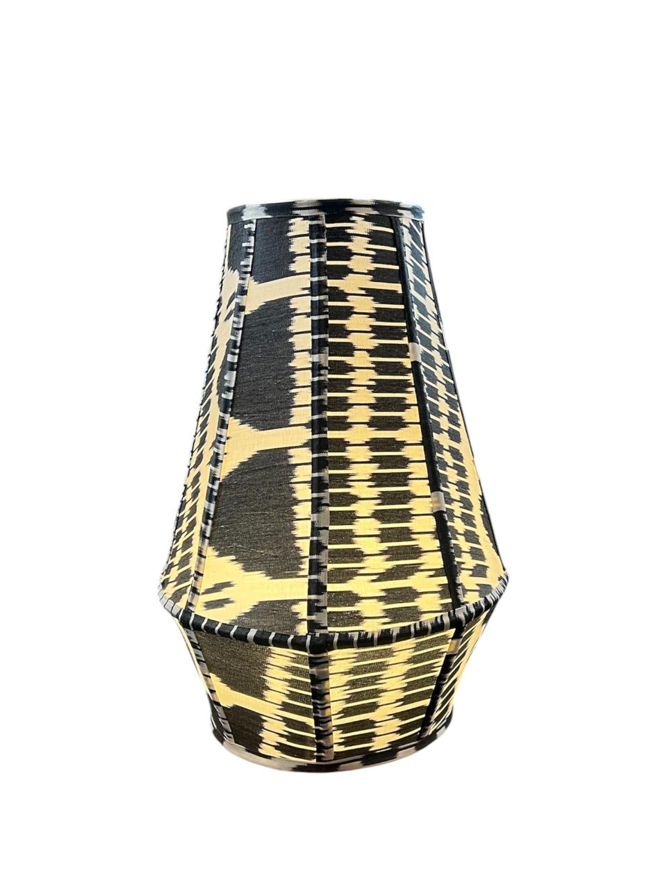 Lanterna Ikat Preto e Branco