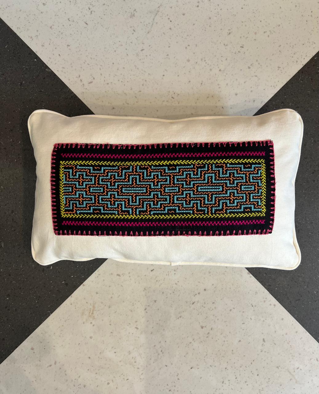 Almofada Patch Bordado Peru I 50x30