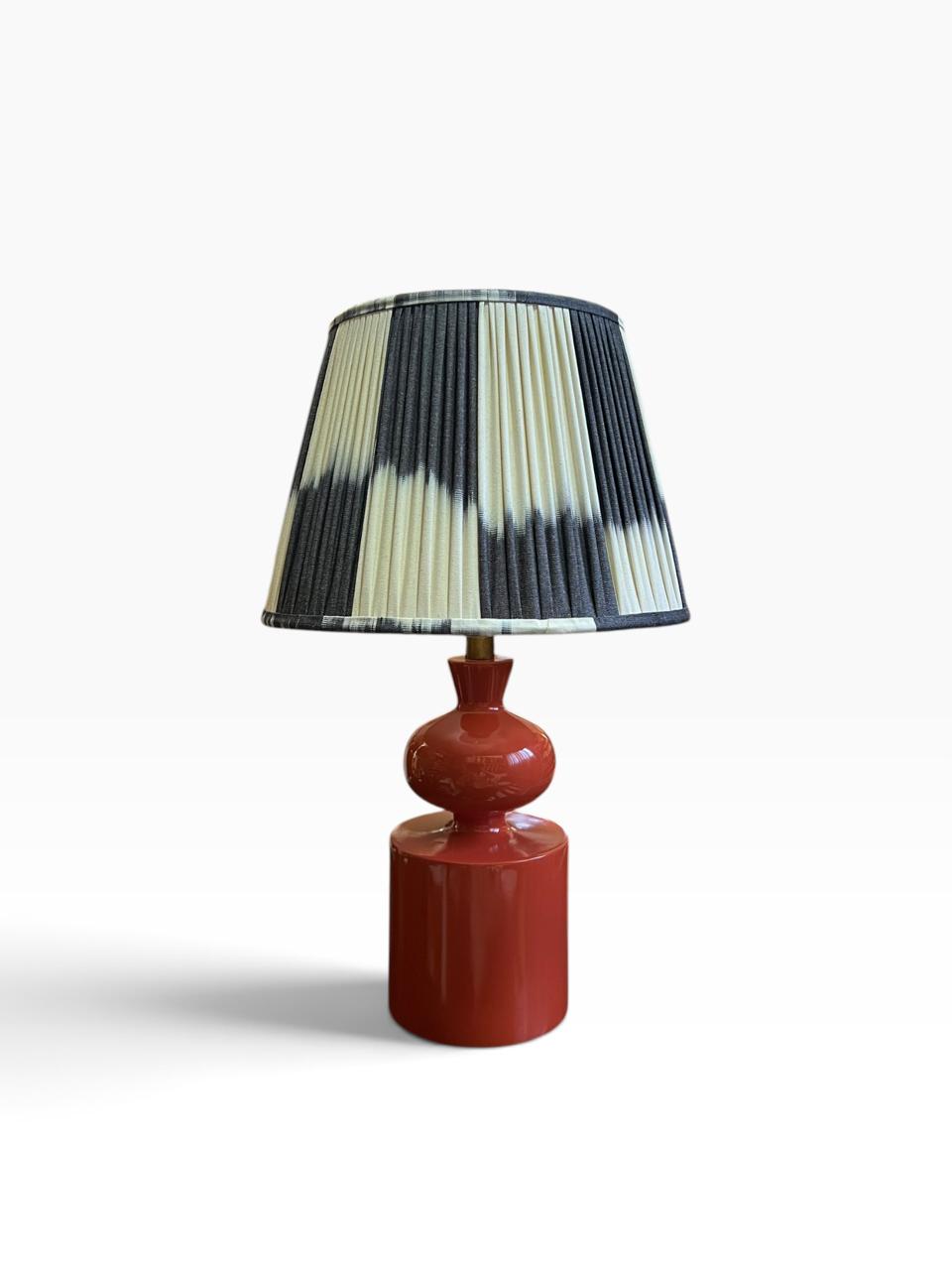 Cúpula Ikat Square Plissado Preto 32x23x22