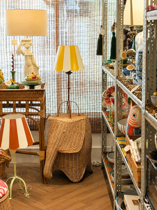 Mesa Lateral Elefante em Rattan