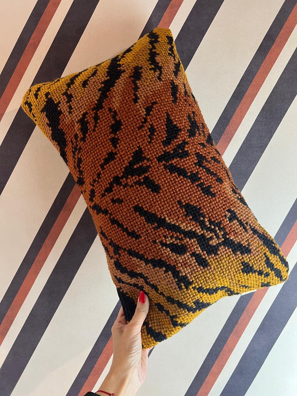 Almofada Tigre Marrom 50x30