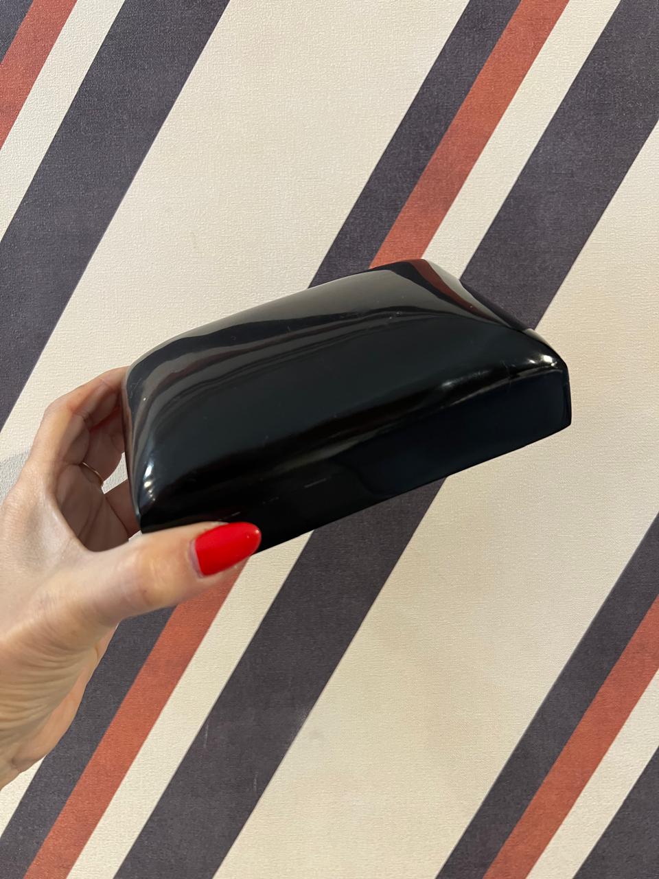 Caixa em Chifre Escura