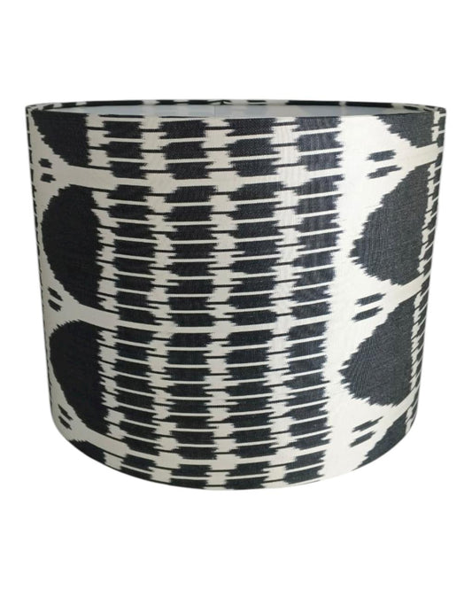 Cúpula Ikat Preto/Branco 36x27
