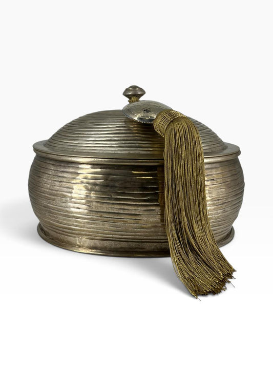 Caixa em Alpaca Oval Tassel Ouro