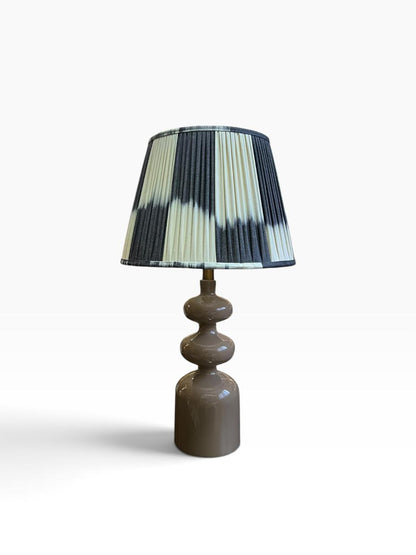 Cúpula Ikat Square Plissado Preto 32x23x22