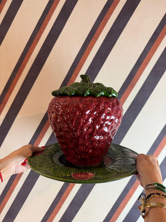 Sopeira Morango com Prato