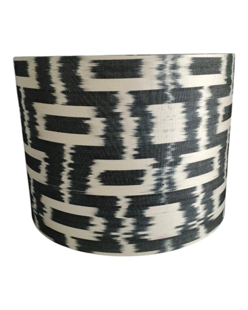 Cúpula Ikat Preta 40x30