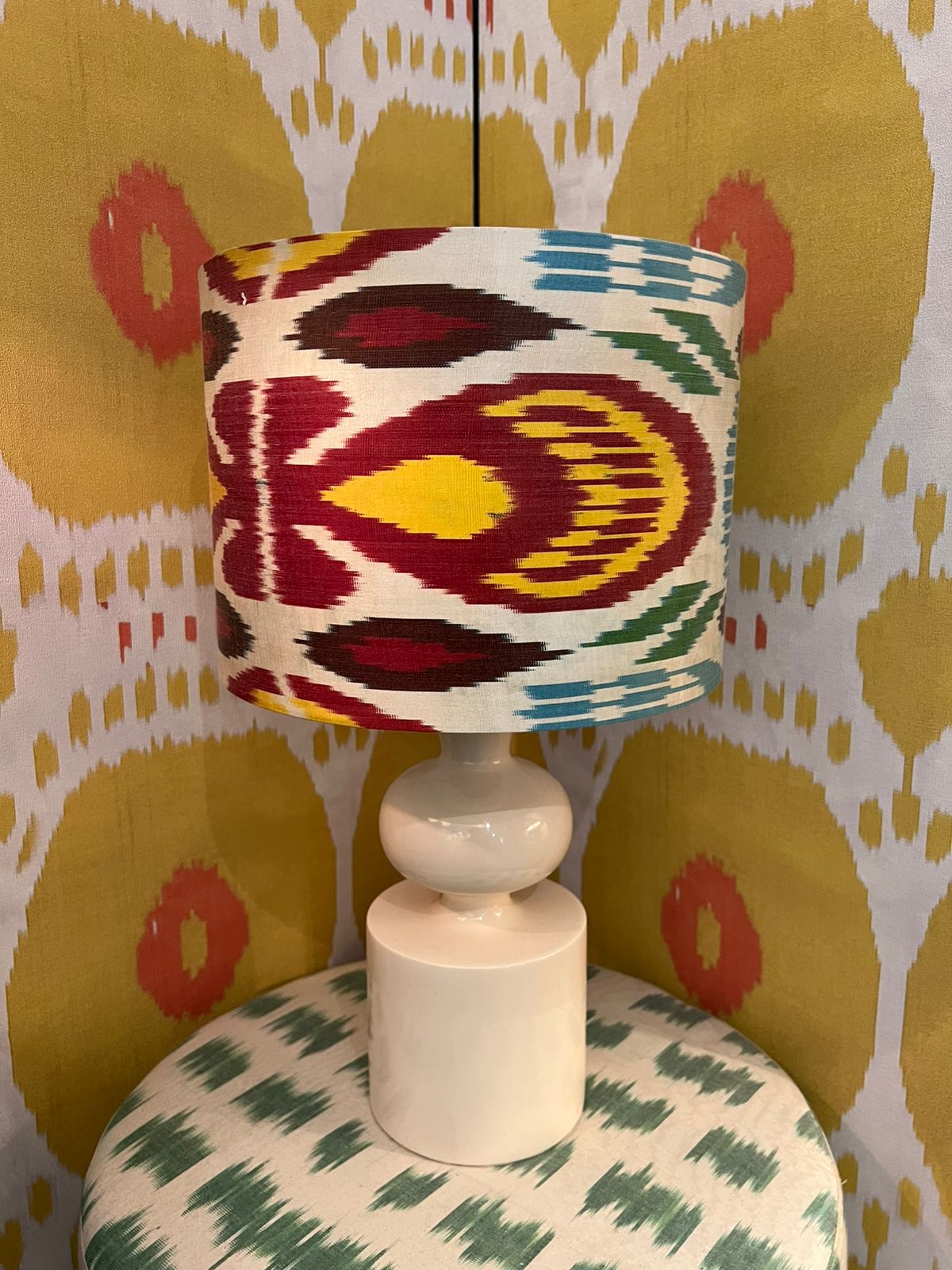 Cúpula Ikat Vermelho e Amarelo 30x22