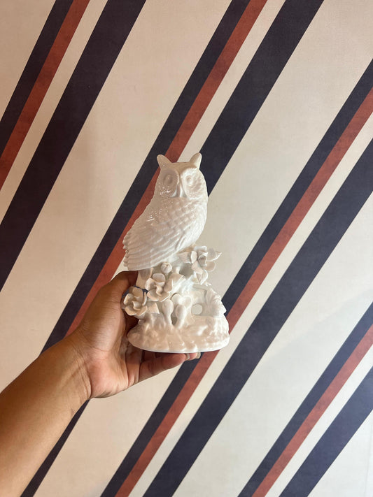 Coruja em Porcelana Branca