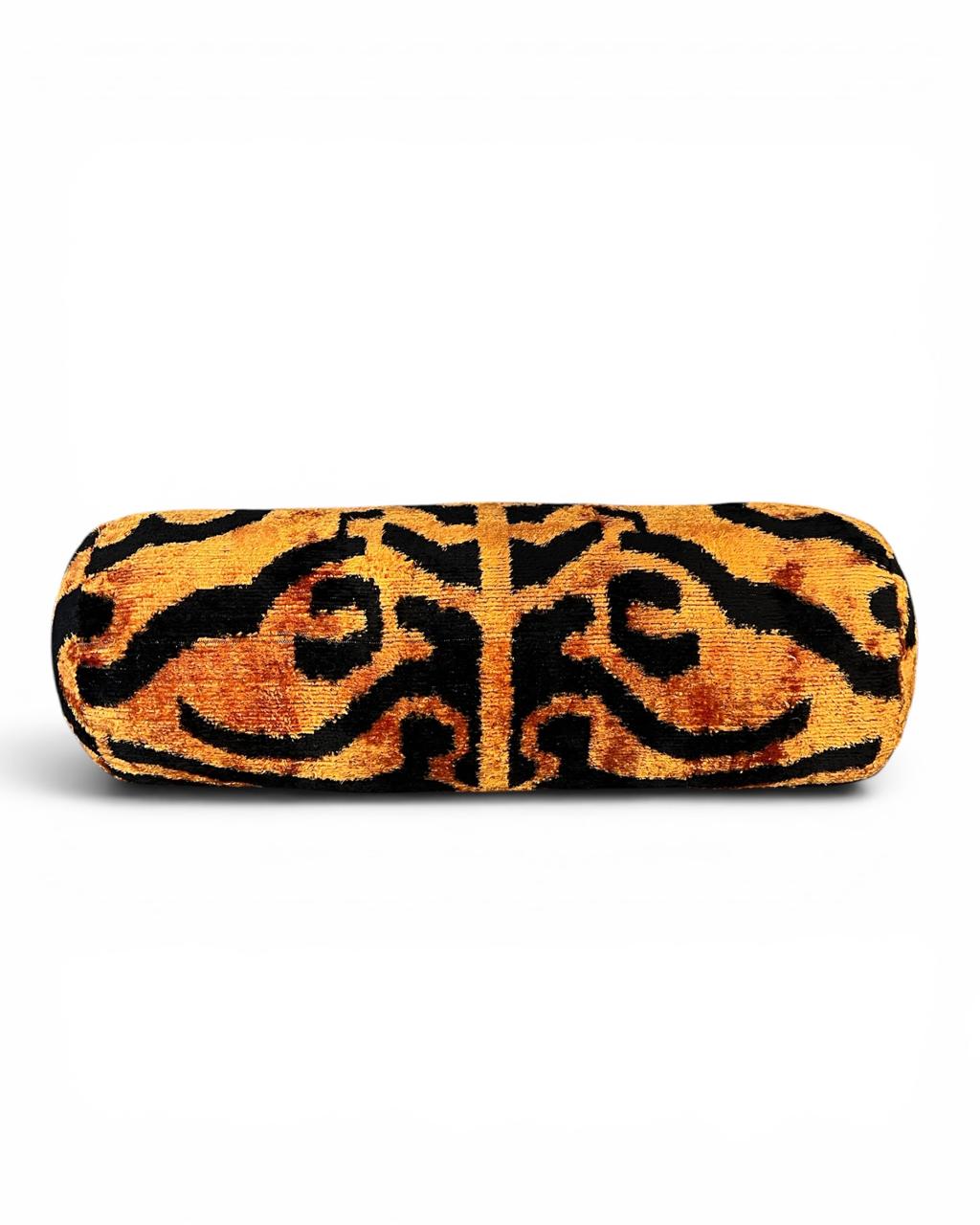 Almofada Rolo Veludo Tigre 45X15
