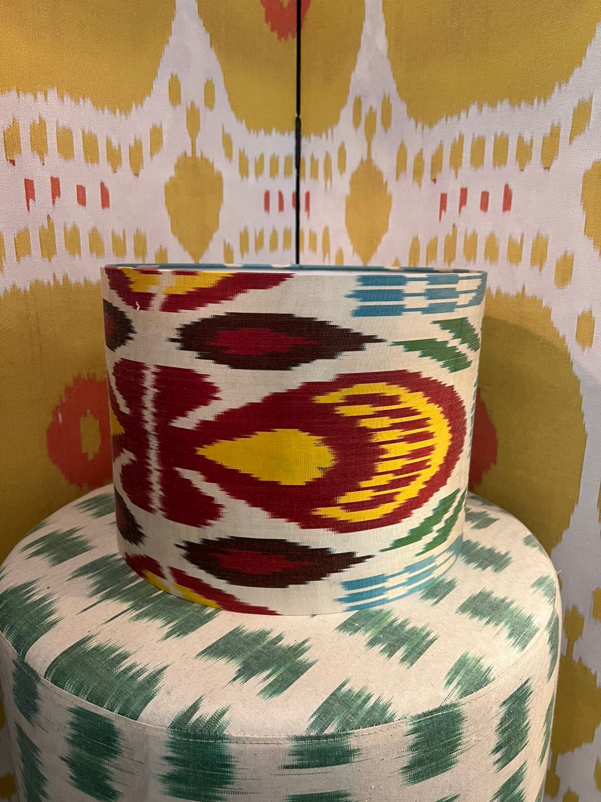 Cúpula Ikat Vermelho e Amarelo 30x22