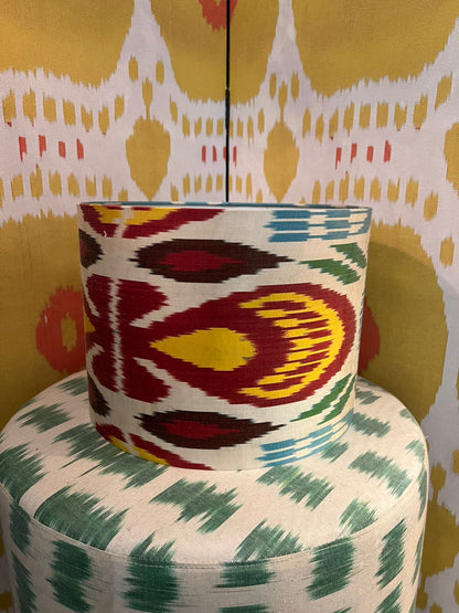 Cúpula Ikat Vermelho e Amarelo 30x22