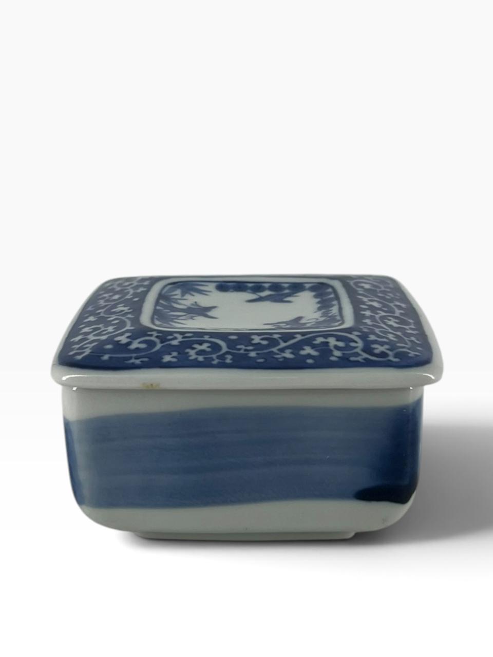 Caixa Oriental Quadrada