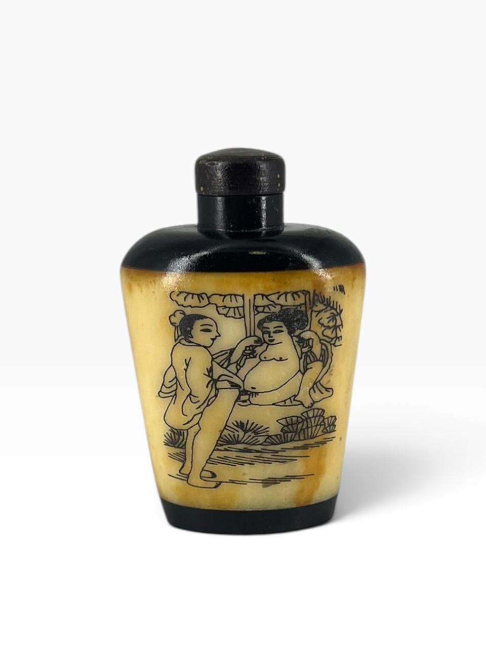 Snuff Bottle Chinesa em Osso e Ebano V