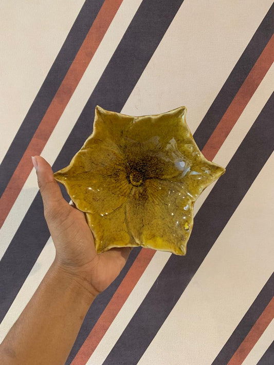 Prato Flor Amarela P