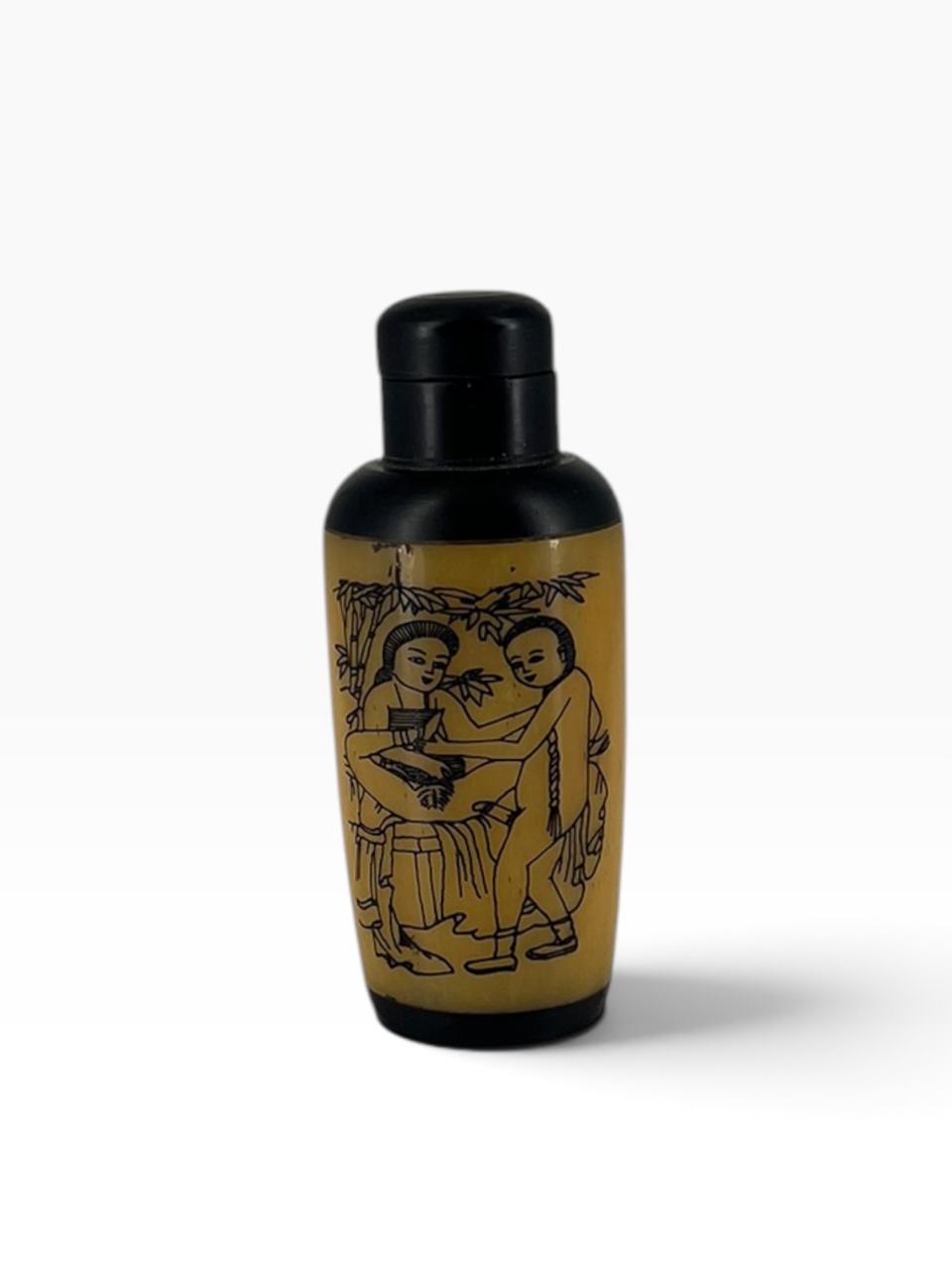 Snuff Bottle Chinesa em Osso e Ebano IV