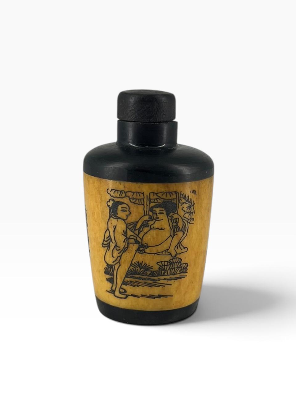 Snuff Bottle Chinesa em Osso e Ebano VI