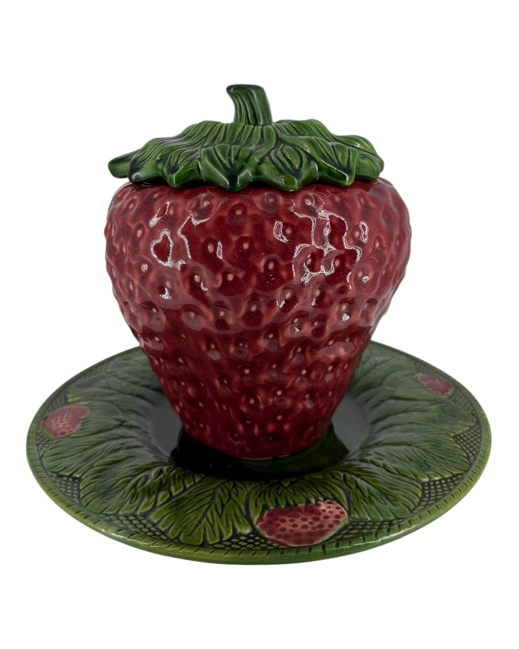 Sopeira Morango com Prato