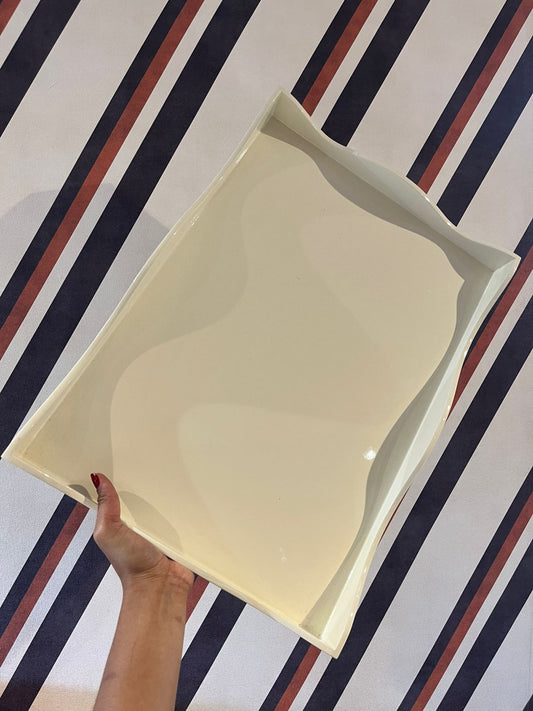 Bandeja em Laca Wave Retangular G Mascarpone