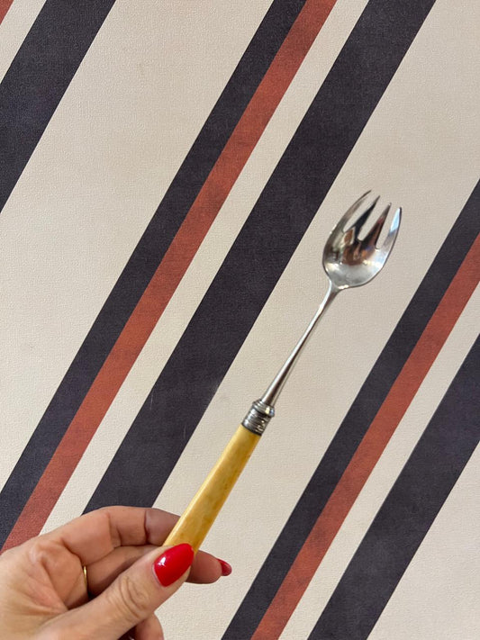 Garfo Antigo em Prata com Cabo de Marfim.