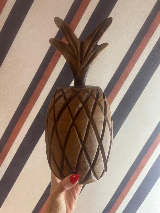 Abacaxi Decorativo em Madeira