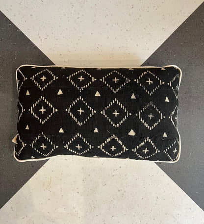 Almofada Bogolan Preto Baguete 50x30