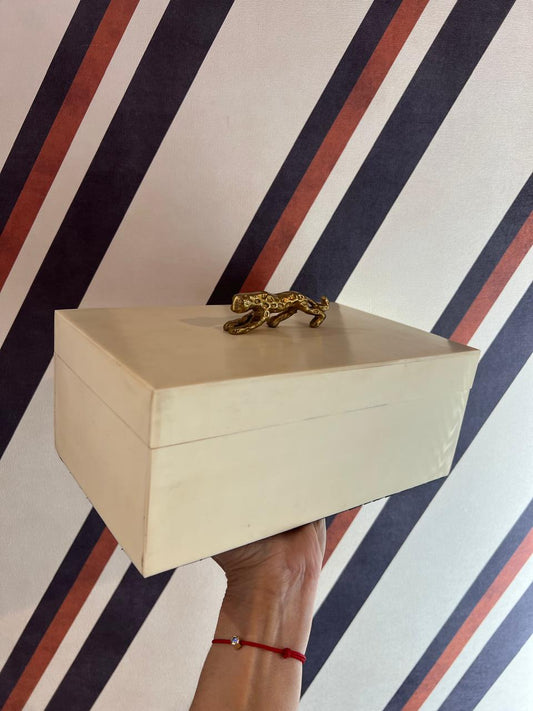 Caixa Leopardo de Madeira e Resina